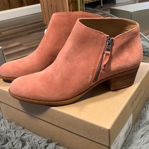 Lucky Brand Canyon Rose Oiled Suede Booties